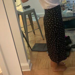Brandy Melville Black and White Flower Midi Skirt
